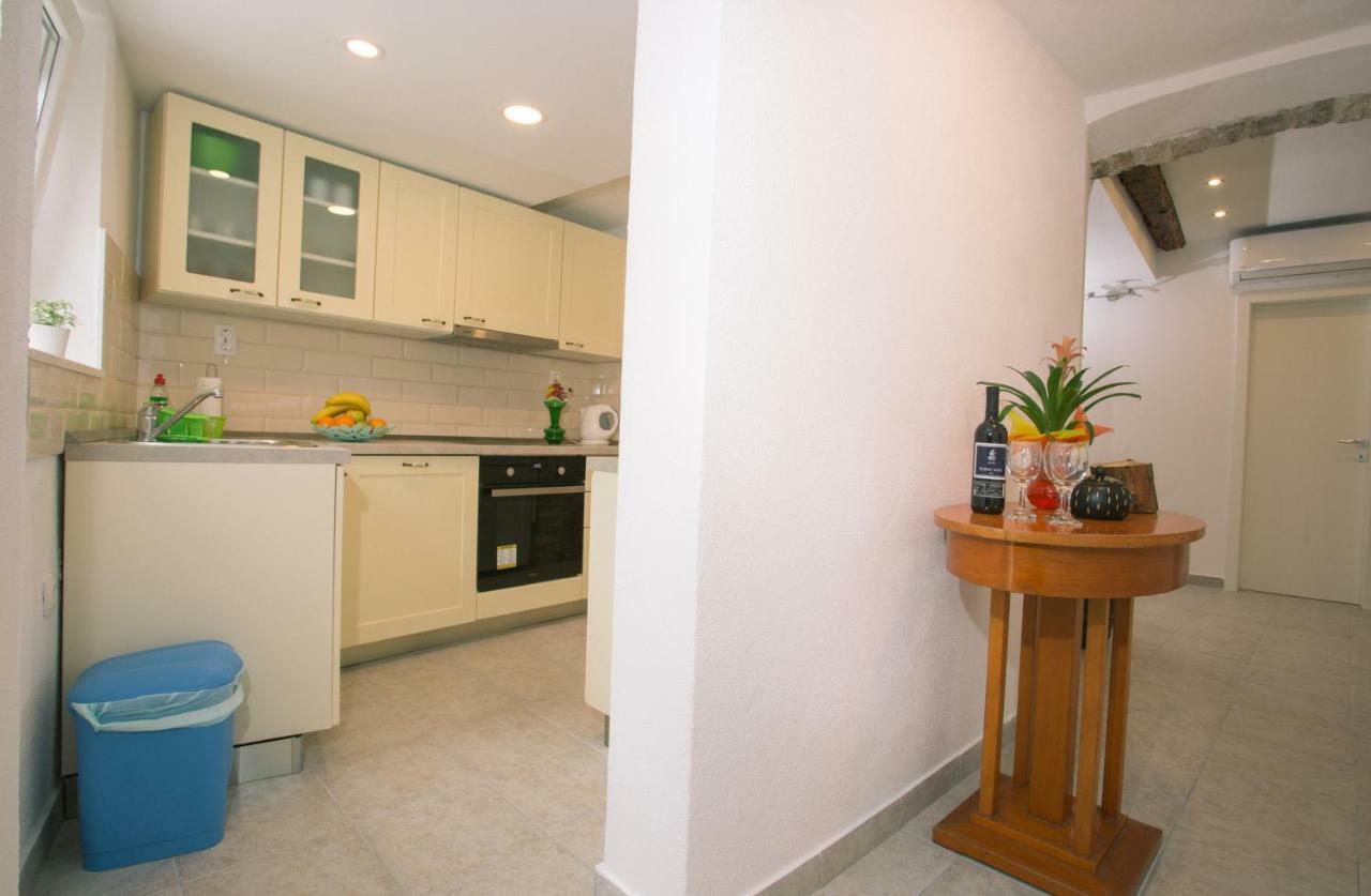 Apartment Sunce Kaštela エクステリア 写真